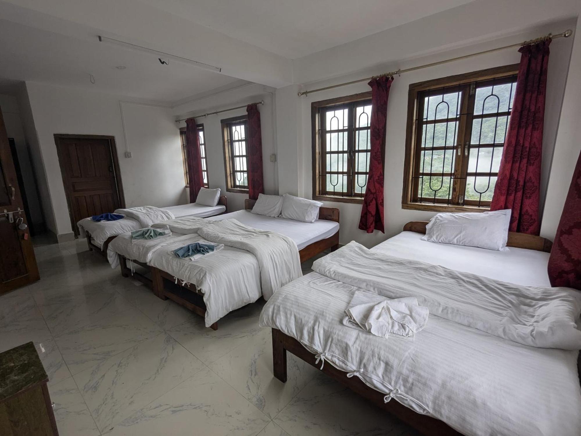 Dovipie Inn Kohima 外观 照片