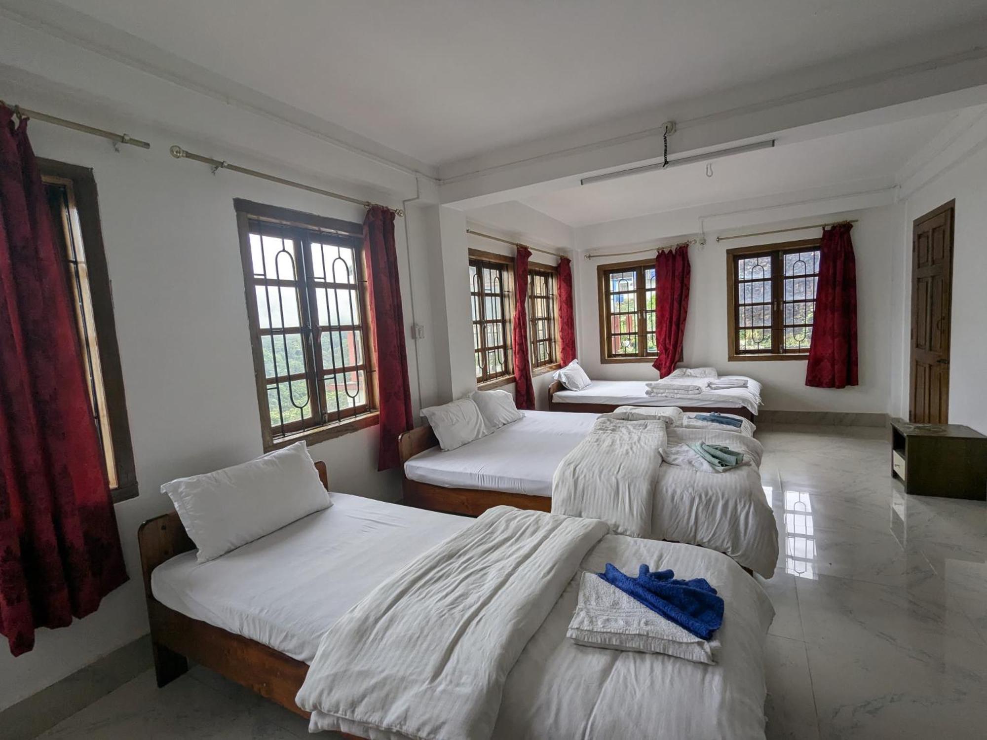 Dovipie Inn Kohima 外观 照片